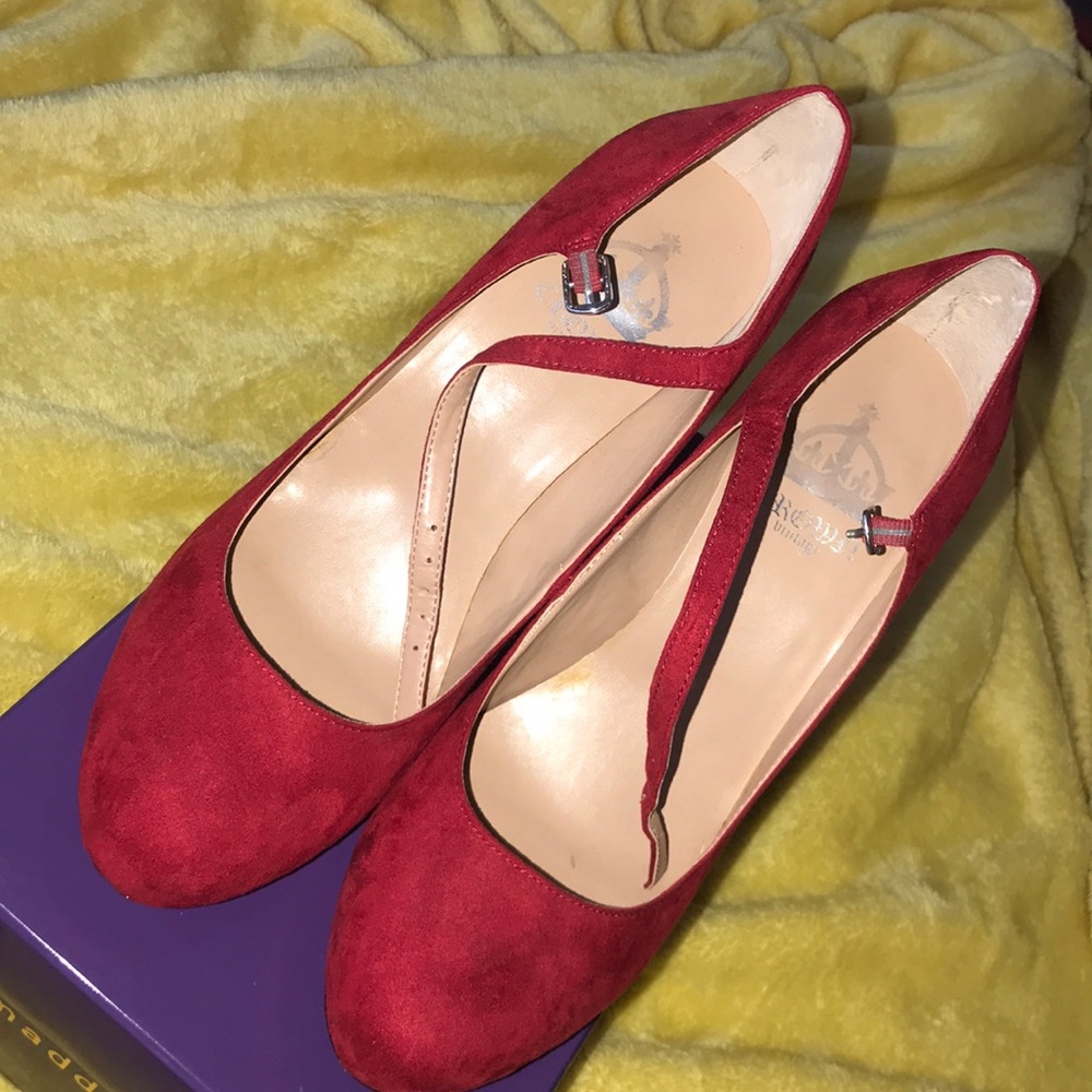 Crown Vintage Heels
